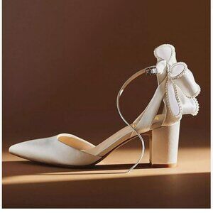 Miss Left Beige Bows Pointy Toe Pearls Chunky Heel Strap Buckled Wedding Pumps
